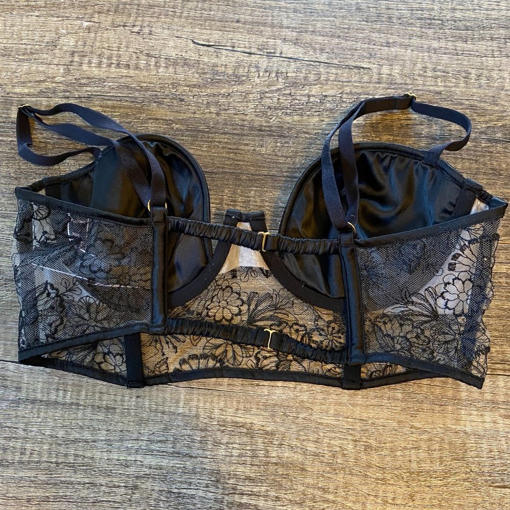 Victoria's Secret Bra - Picture 2 of 9
